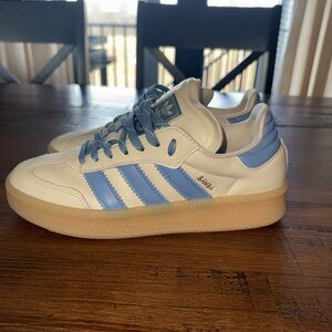 Adidas samba  size 7Y fits women’s 8